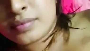 Gorgeous unmarried girl showing nude viral MMS