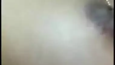 Desi girl with small boobies doesn't feel shy to expose her sexy body