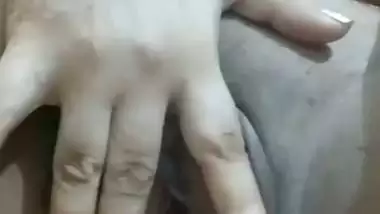 Cutest girl live nude show for her boyfriend viral MMS