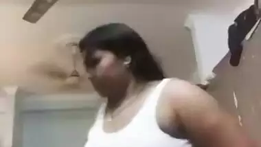 Today Exclusive- Sexy Bhabhi Showing Big Boobs And Pussy