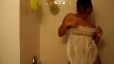 Li'l Sunshine Shower Vid