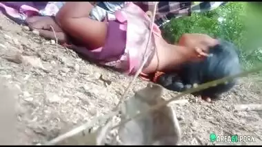 Outdoor Desi mms clip of Indian gal caught drilled by lover on land