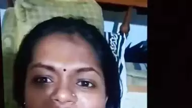 Tamil wife pussy rubbing and viral fucking with neighbor