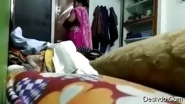 desi tamil mom chenging n saree wearing record by secretly