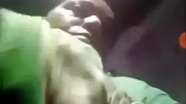 Horny man calls Desi hooker to see her XXX body parts and leak MMS