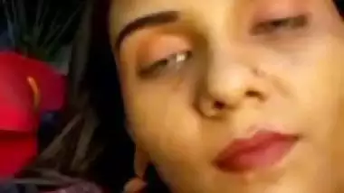 Cat eyes girls boobs show to lover on video call